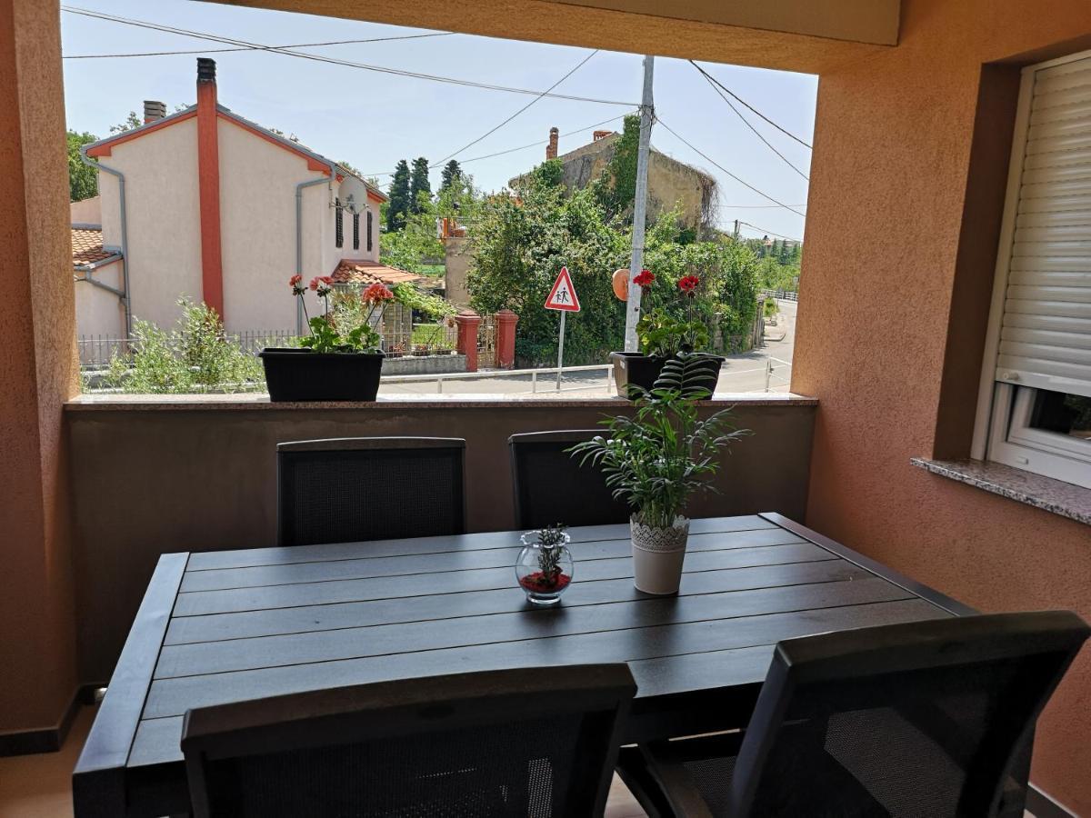 Apartmani Manda Omišalj Eksteriør bilde