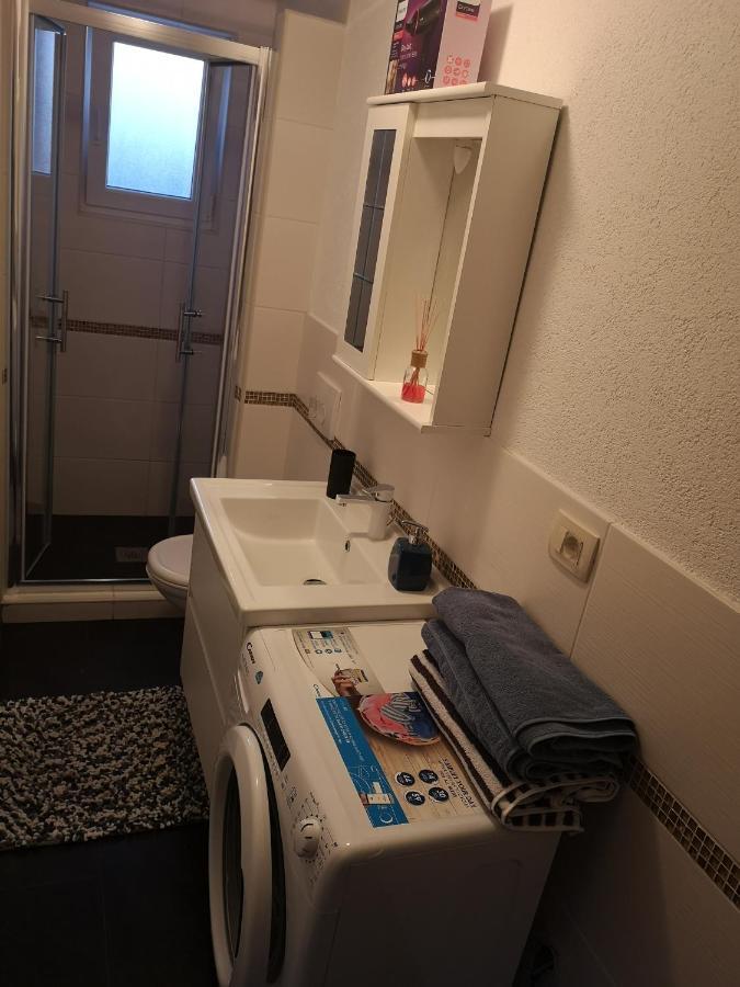 Apartmani Manda Omišalj Eksteriør bilde